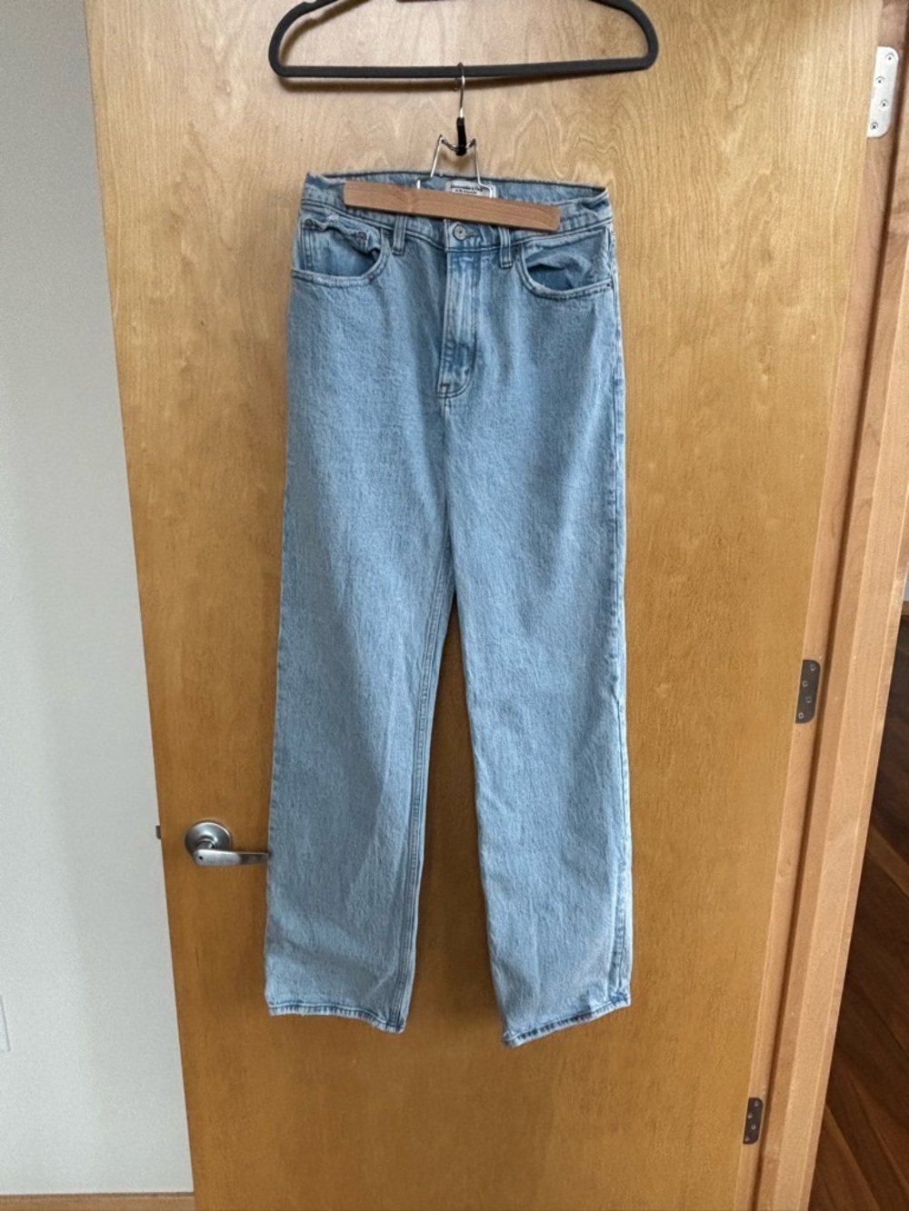Abercrombie & Fitch The 90’s Relaxed Jean High Rise